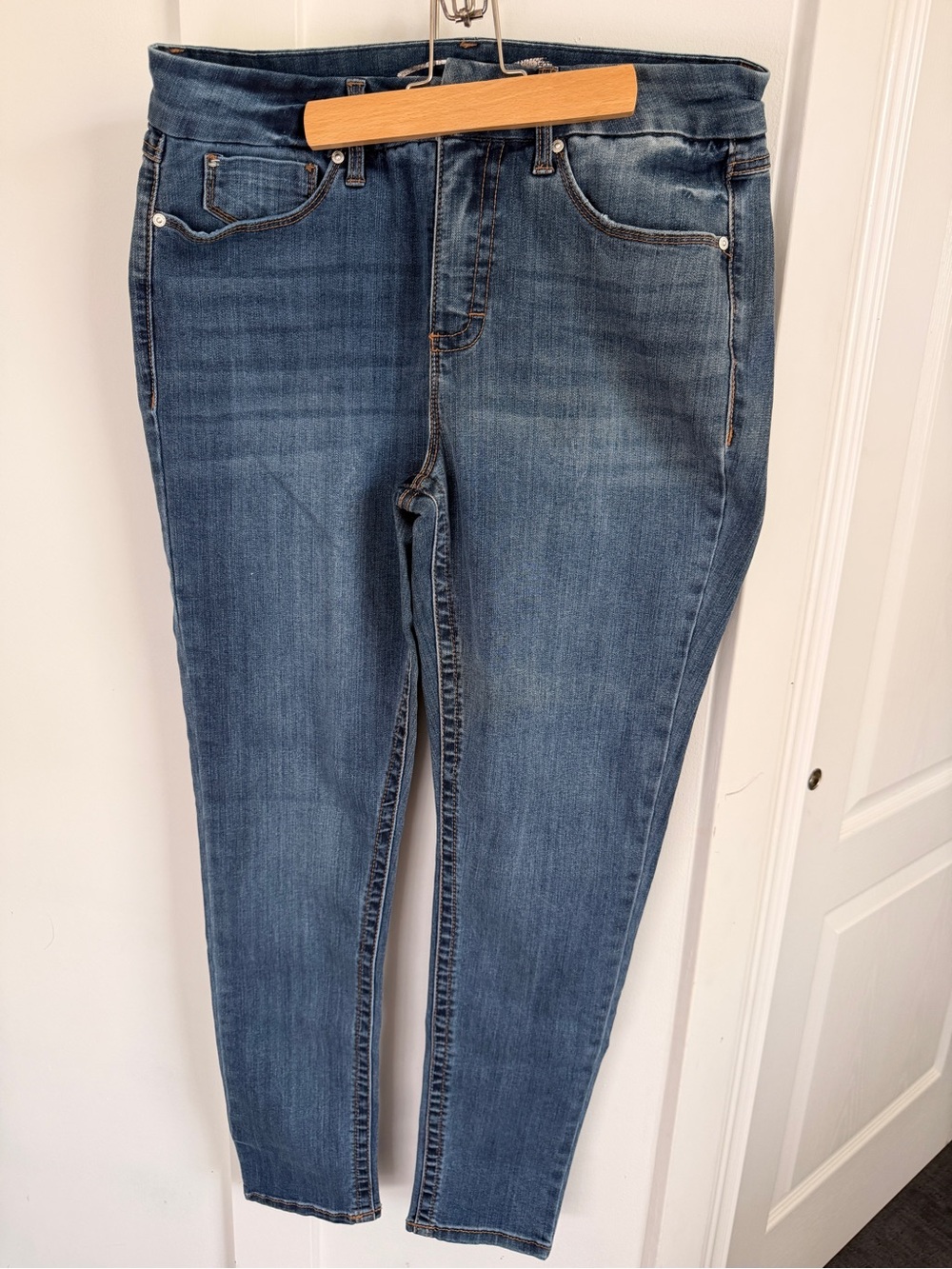 Seven7 Women's Skinny Jeans in Blue Wash